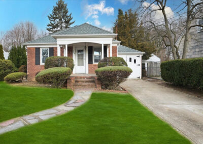 5449 Woodland Dr, South Hampstead 11550